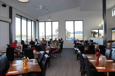 Eastcoaster Resort - VIC Tourism 4