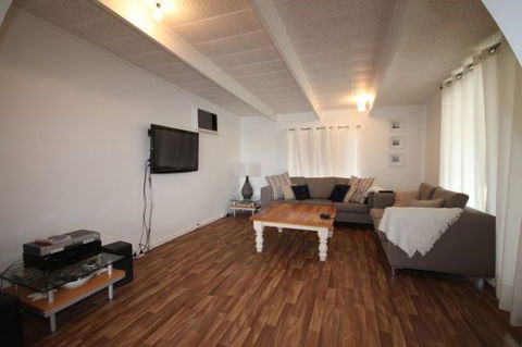 LJ Hooker Goolwa Holiday Rentals - 42 Underwood Avenue, Goolwa Beach - VIC Tourism 10