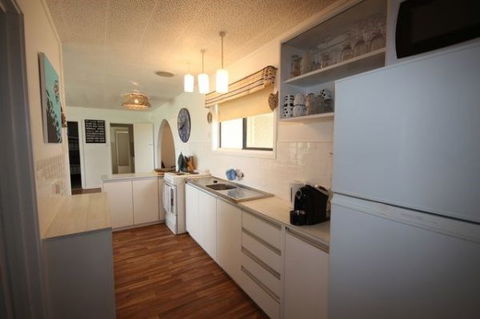 LJ Hooker Goolwa Holiday Rentals - 42 Underwood Avenue, Goolwa Beach - VIC Tourism 11