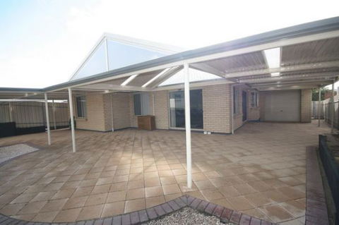 LJ Hooker Goolwa Holiday Rentals - 42 Underwood Avenue, Goolwa Beach - VIC Tourism 23