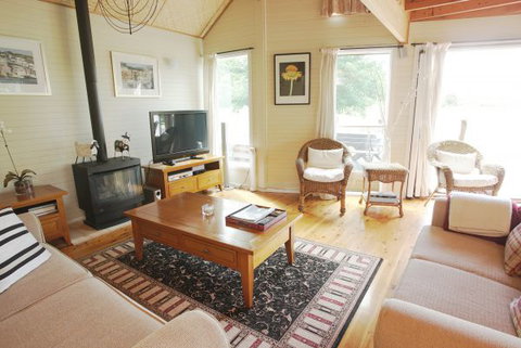 Deua River Campgrounds - VIC Tourism 0