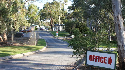 Woodcroft Park - VIC Tourism 4