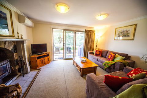 Sunnyside Cottage - VIC Tourism 4