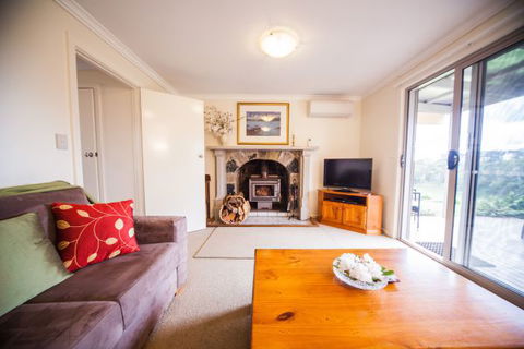 Sunnyside Cottage - VIC Tourism 5