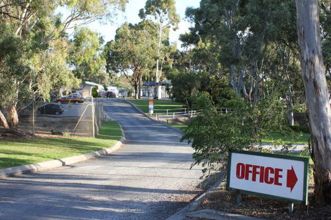Woodcroft Park - VIC Tourism 0