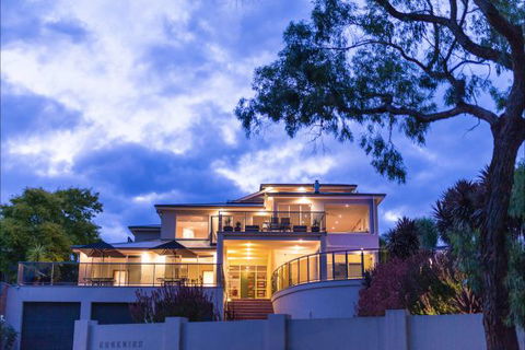Eugenie's Accommodation - VIC Tourism 0