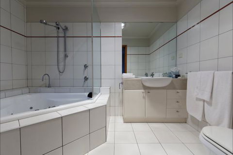 Eugenie's Accommodation - VIC Tourism 4