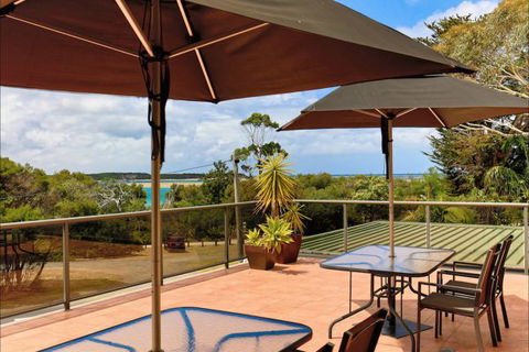 Eugenie's Accommodation - VIC Tourism 6