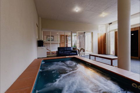 Eugenie's Accommodation - VIC Tourism 7