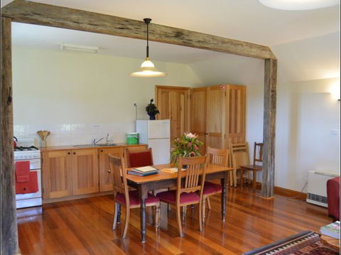 Herons Rise Vineyard Accommodation - VIC Tourism 2