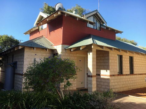 Amalfi Resort - VIC Tourism 6