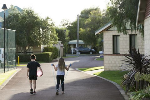 Amalfi Resort - VIC Tourism 7