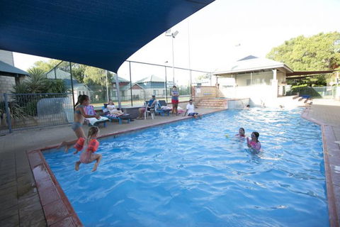 Amalfi Resort - VIC Tourism 17