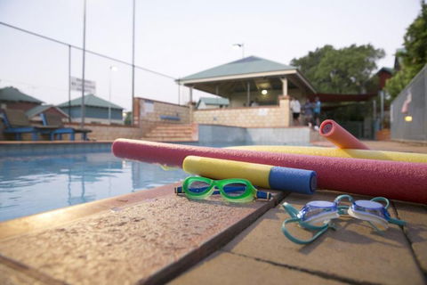 Amalfi Resort - VIC Tourism 18