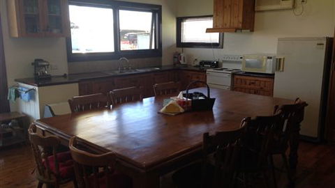 Twin Palms Cottage - VIC Tourism 3