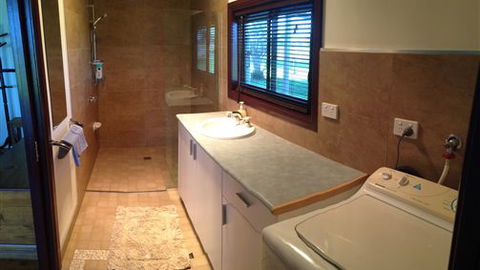 Twin Palms Cottage - VIC Tourism 4