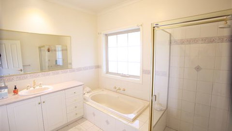 Farm Accommodation - VIC Tourism 7