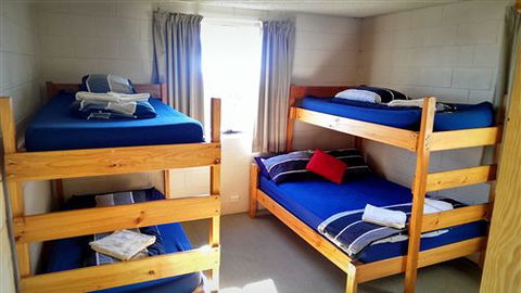 Sugarbush Lodge And Apartments - VIC Tourism 3