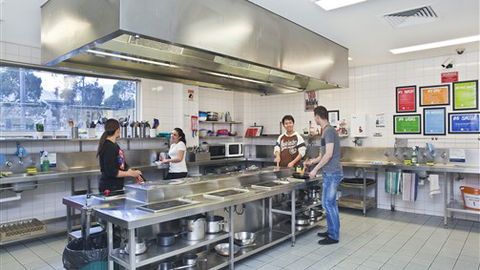 Melbourne Metro YHA - VIC Tourism 5