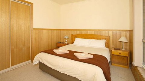 Apollo Bay Backpackers Lodge - VIC Tourism 1
