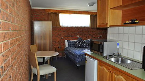 Merrijig Motor Inn - VIC Tourism 2