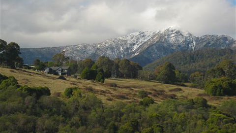 Kunala Chalet - Pinnacle Valley Resort - VIC Tourism 7