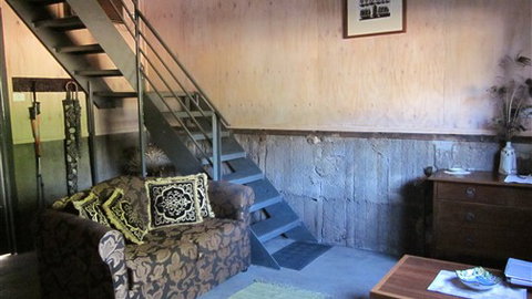 Glenmore Springs Accommodation - VIC Tourism 1