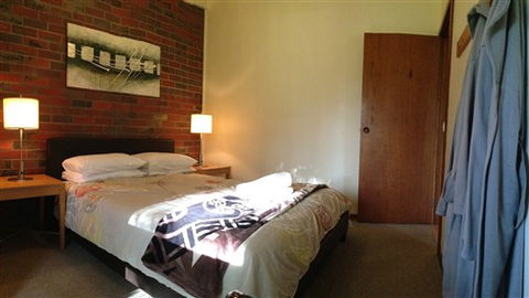 Halls Haven Resort - VIC Tourism 1