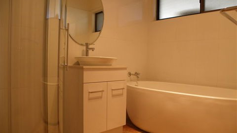 Sweetwater Stays Rural Retreat - VIC Tourism 3
