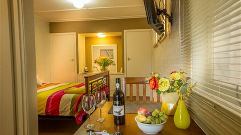 Benson House And Benson Lodge - VIC Tourism 5