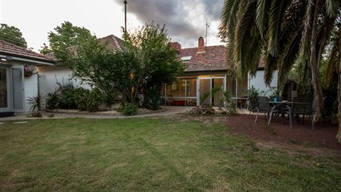Benson House And Benson Lodge - VIC Tourism 7