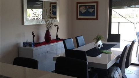 Cypress Drive Townhouse - VIC Tourism 2