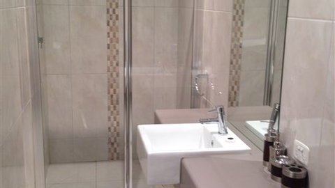 Cypress Drive Townhouse - VIC Tourism 4