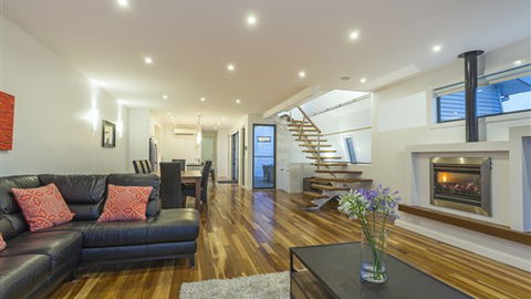Serenity Torquay Sea View: Luxury Beachfront - VIC Tourism 0