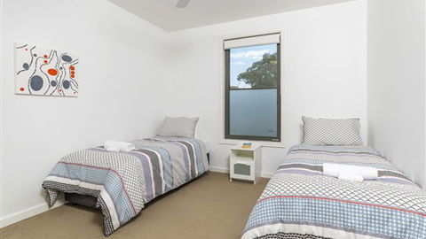 Serenity Torquay Sea View: Luxury Beachfront - VIC Tourism 3