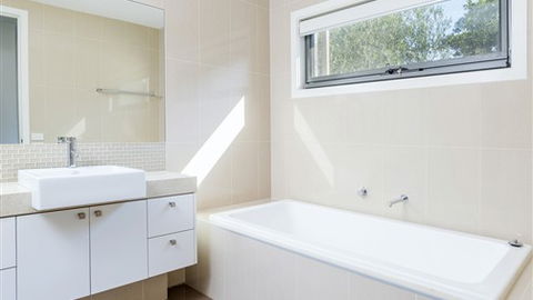 Serenity Torquay Sea View: Luxury Beachfront - VIC Tourism 4