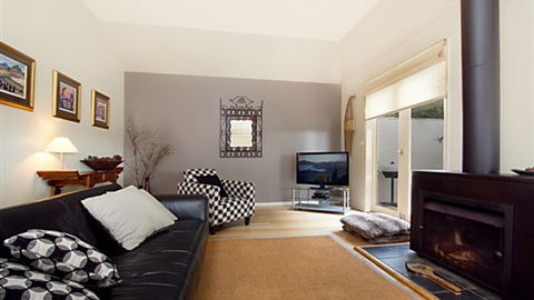 Lake Como Villa & Studio - Daylesford - VIC Tourism 0