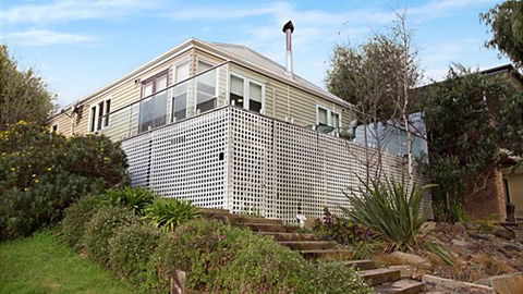 Lake Como Villa & Studio - Daylesford - VIC Tourism 5