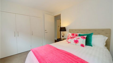 Newington Lake House - VIC Tourism 1