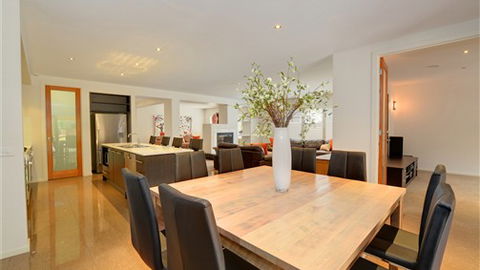 Newington Lake House - VIC Tourism 2