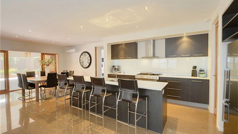Newington Lake House - VIC Tourism 3