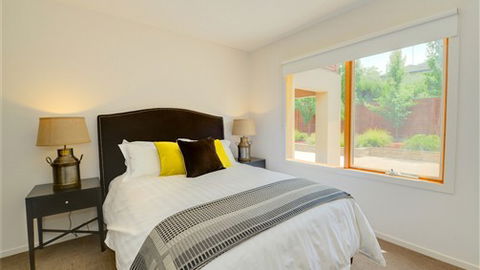 Newington Lake House - VIC Tourism 5