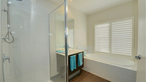 Newington Lake House - VIC Tourism 6