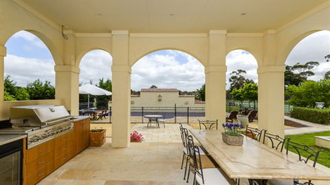 Tuscan Getaway - VIC Tourism 6