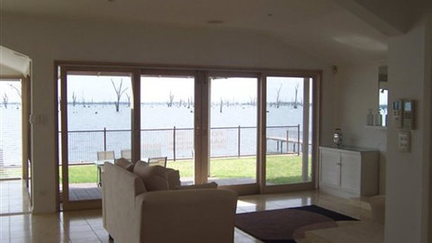 Mulwala Lakeside - VIC Tourism 3