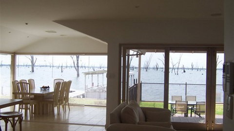 Mulwala Lakeside - VIC Tourism 4