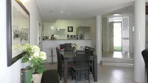 Waterfront Villa Tarni 14 - VIC Tourism 1