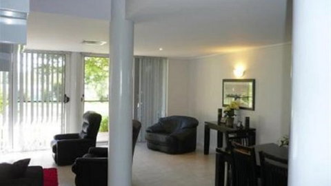 Waterfront Villa Tarni 14 - VIC Tourism 5