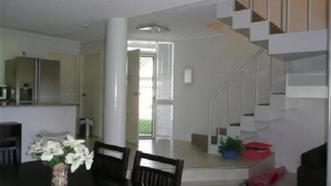 Waterfront Villa Tarni 14 - VIC Tourism 6