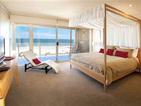 Adelaide Luxury Beach House - VIC Tourism 1